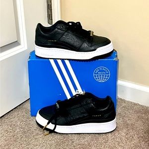 NEW - Adidas Forum Bold - Women’s 8